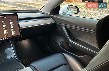 Седан Tesla Model 3 2018 в Киеве