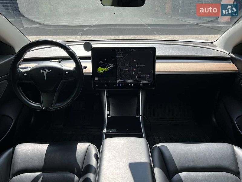 Седан Tesla Model 3 2018 в Києві