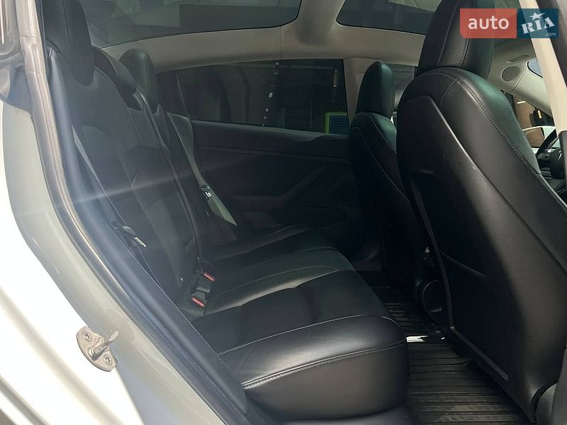 Седан Tesla Model 3 2018 в Києві