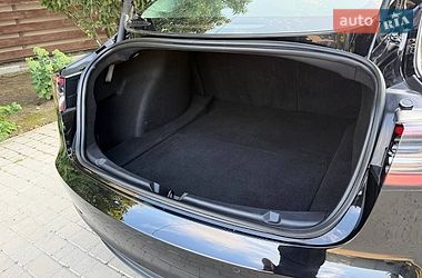 Седан Tesla Model 3 2022 в Одессе