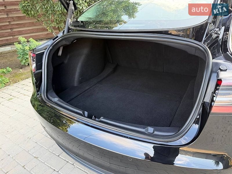 Седан Tesla Model 3 2022 в Одессе