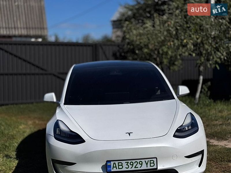 Седан Tesla Model 3 2019 в Виннице