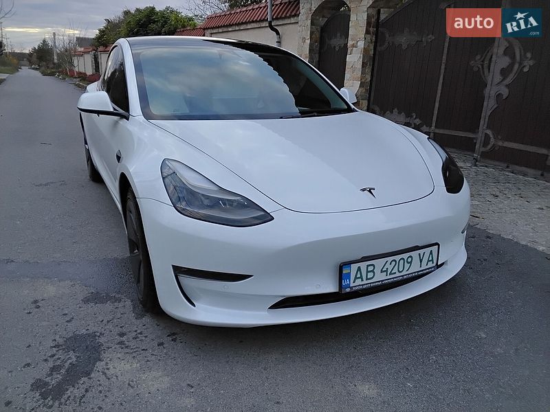 Седан Tesla Model 3 2022 в Вінниці