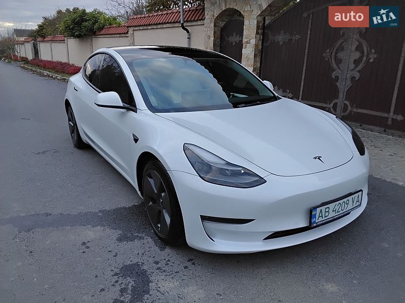 Седан Tesla Model 3 2022 в Вінниці