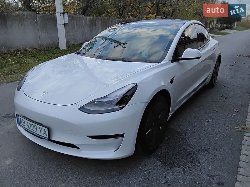 Седан Tesla Model 3 2022 в Вінниці