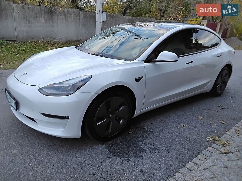 Седан Tesla Model 3 2022 в Вінниці