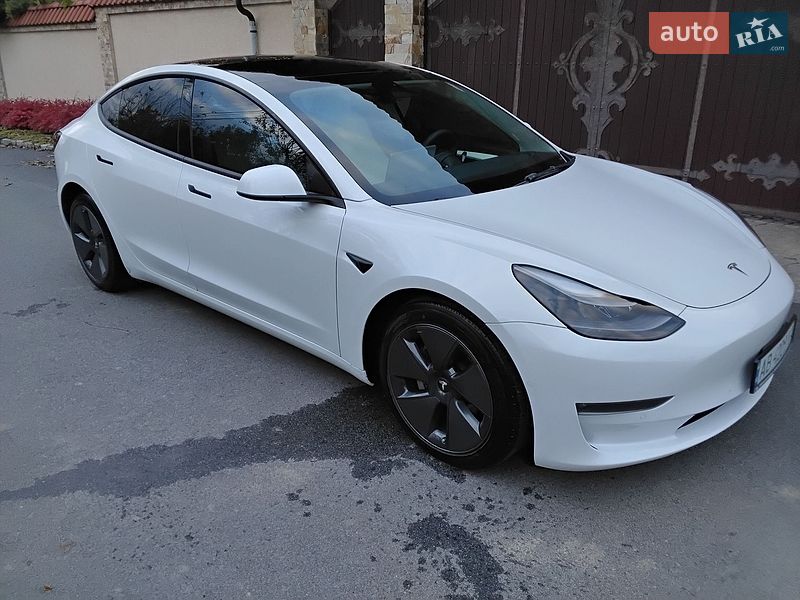Седан Tesla Model 3 2022 в Вінниці