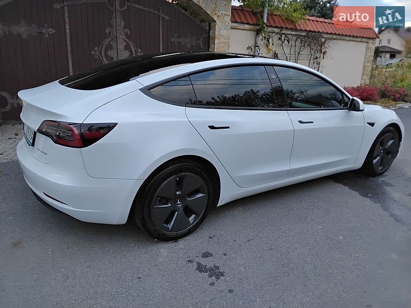 Седан Tesla Model 3 2022 в Вінниці