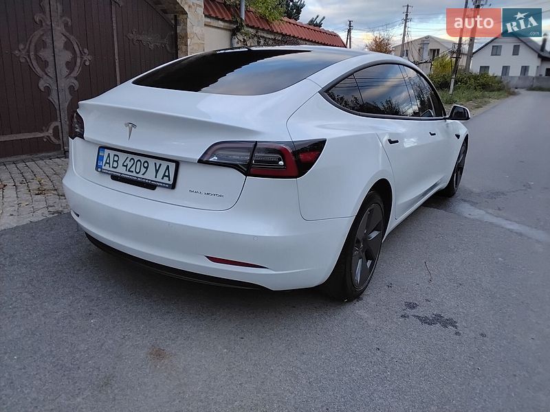Седан Tesla Model 3 2022 в Вінниці