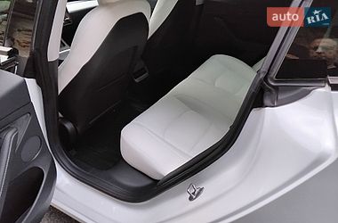 Седан Tesla Model 3 2022 в Вінниці
