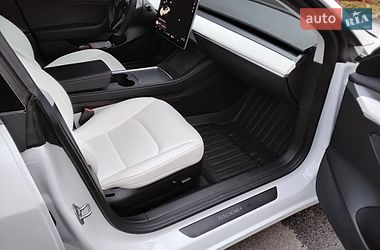 Седан Tesla Model 3 2022 в Вінниці
