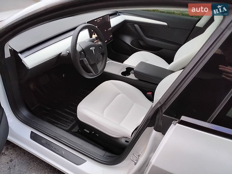 Седан Tesla Model 3 2022 в Вінниці