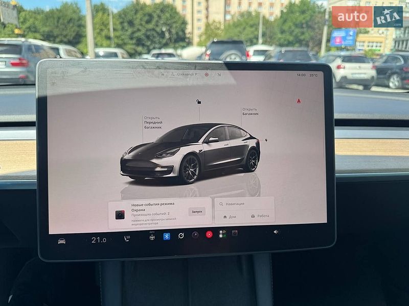 Седан Tesla Model 3 2023 в Чернівцях