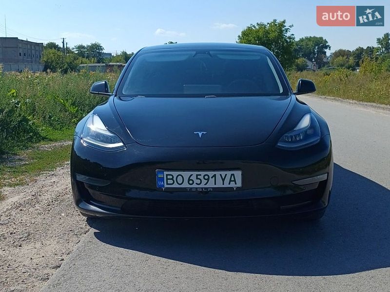 Седан Tesla Model 3 2021 в Тернополе