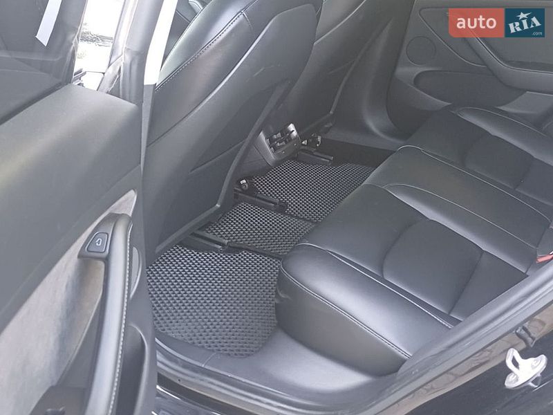 Седан Tesla Model 3 2021 в Тернополі