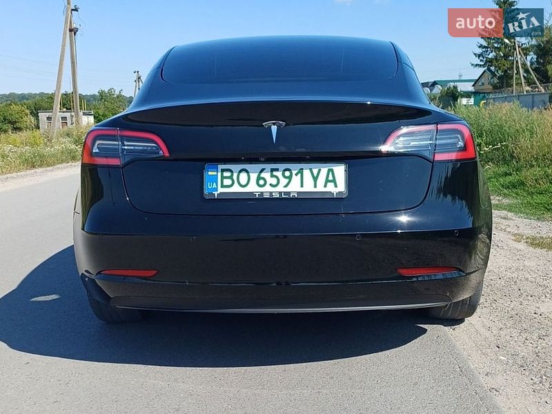 Седан Tesla Model 3 2021 в Тернополі