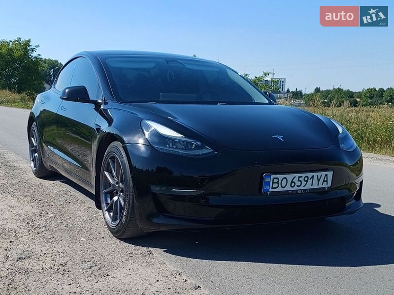 Седан Tesla Model 3 2021 в Тернополі