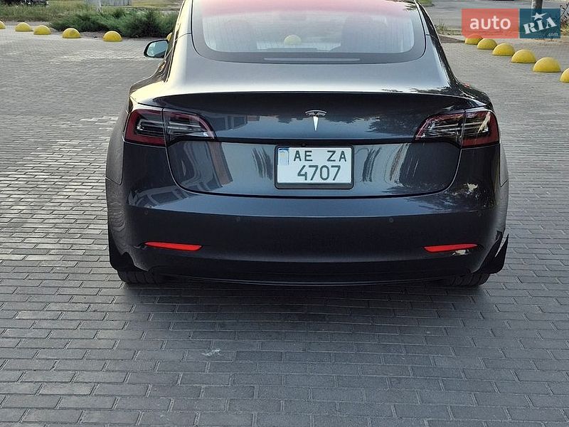 Седан Tesla Model 3 2018 в Каменском