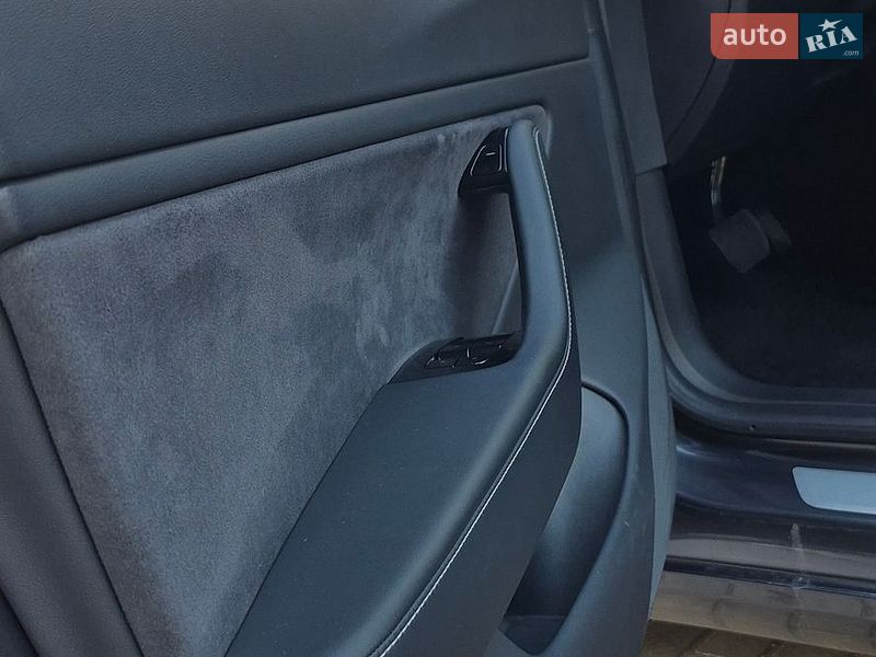 Седан Tesla Model 3 2018 в Каменском