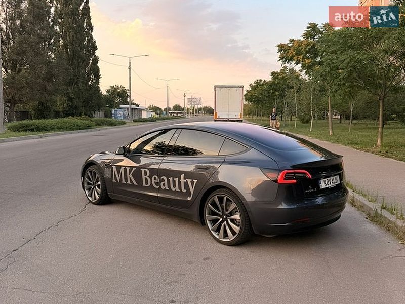 Седан Tesla Model 3 2018 в Запорожье