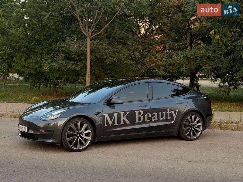 Седан Tesla Model 3 2018 в Запорожье