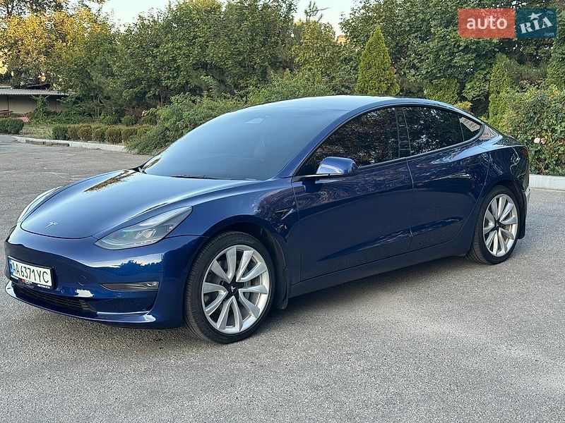 Седан Tesla Model 3 2022 в Кропивницькому