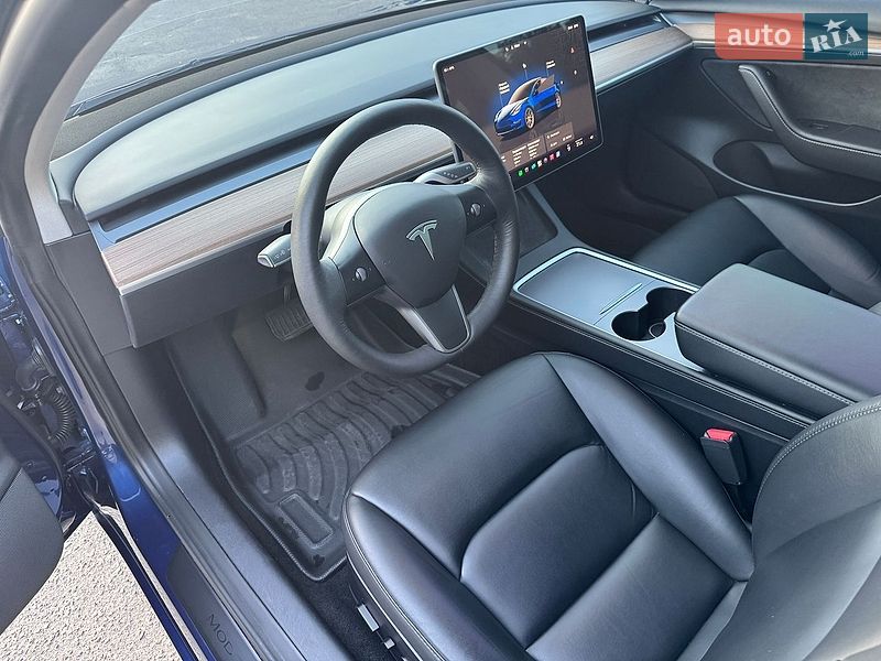Седан Tesla Model 3 2022 в Кропивницькому