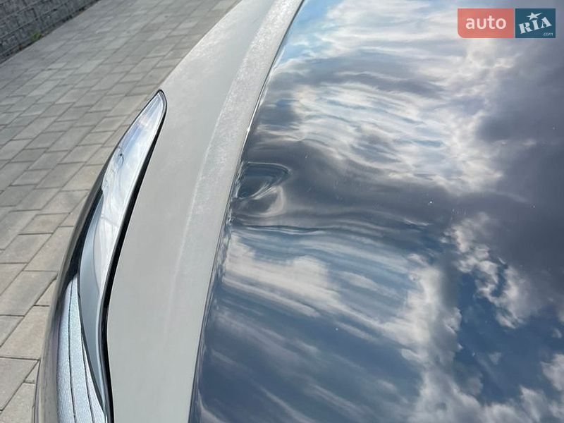 Седан Tesla Model 3 2023 в Луцке