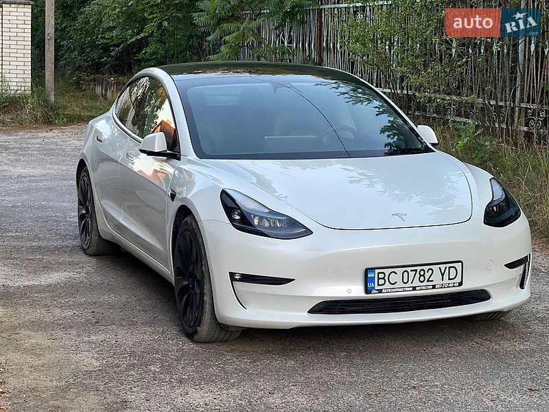 Седан Tesla Model 3 2021 в Львові