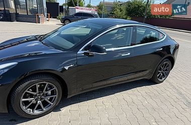 Седан Tesla Model 3 2019 в Киеве