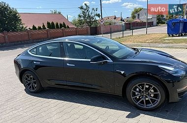 Седан Tesla Model 3 2019 в Киеве