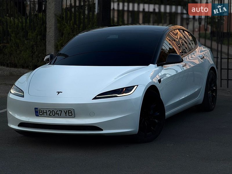 Седан Tesla Model 3 2024 в Одессе