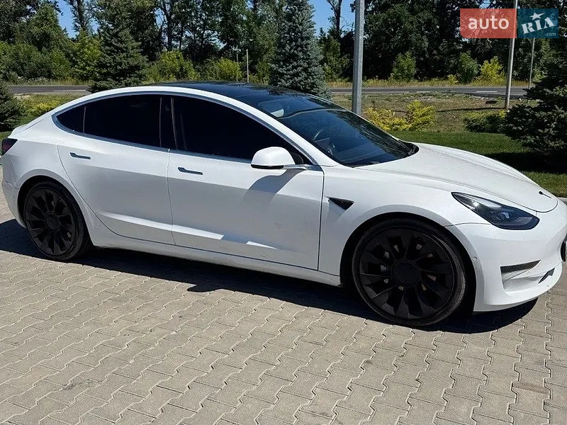 Tesla Model 3 2020