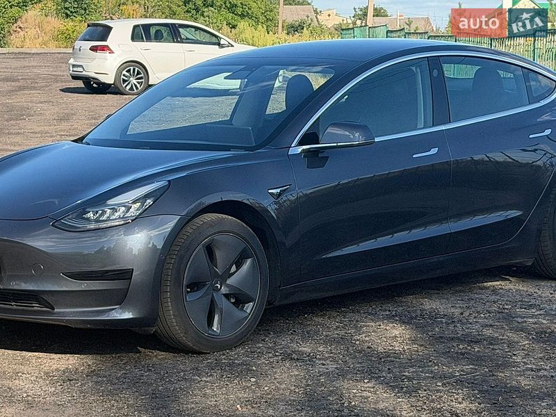 Tesla Model 3 2019