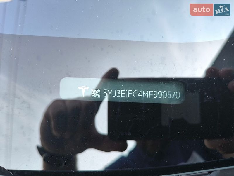 Седан Tesla Model 3 2021 в Бородянці