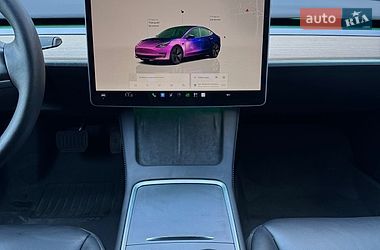 Седан Tesla Model 3 2022 в Киеве