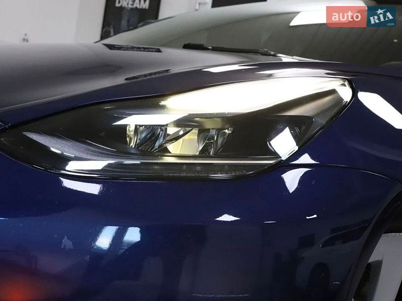 Седан Tesla Model 3 2022 в Івано-Франківську