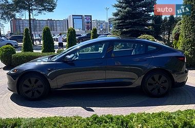 Седан Tesla Model 3 2025 в Львове фото 4 Седан Tesla Model 3 2025 в Львове