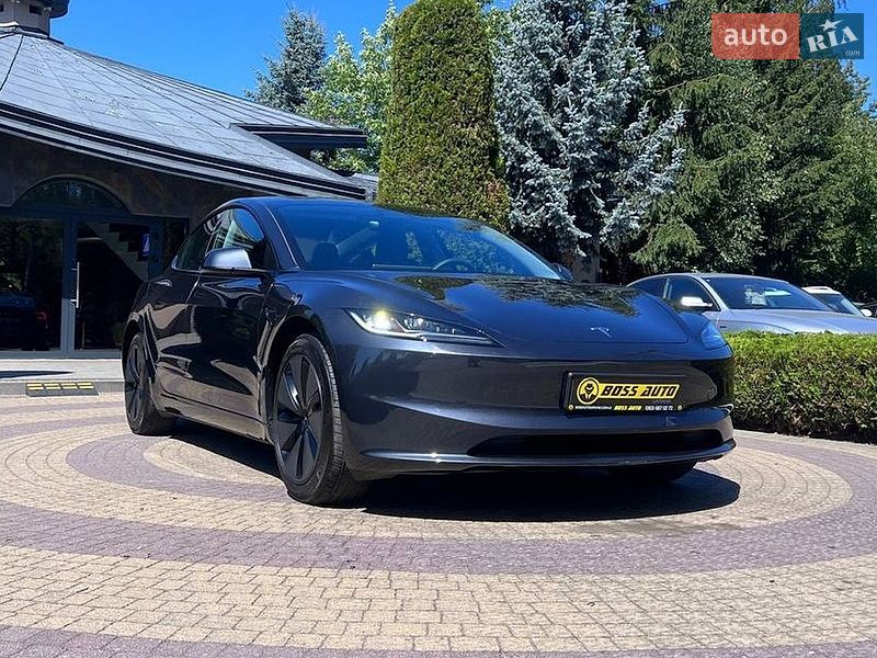 Седан Tesla Model 3 2025 в Львові