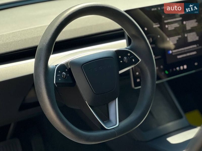 Седан Tesla Model 3 2025 в Львове фото 10 Седан Tesla Model 3 2025 в Львове