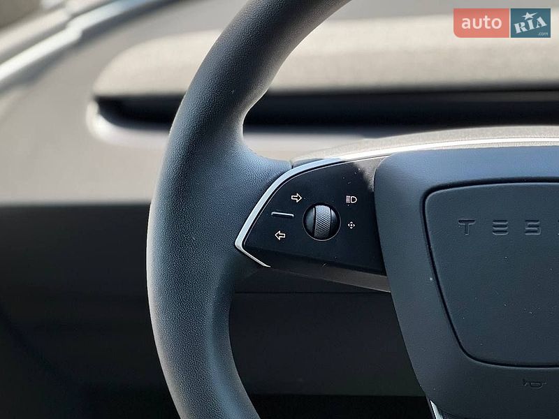 Седан Tesla Model 3 2025 в Львове фото 12 Седан Tesla Model 3 2025 в Львове