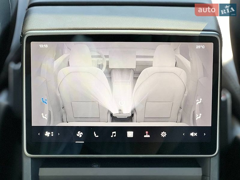 Седан Tesla Model 3 2025 в Львове фото 17 Седан Tesla Model 3 2025 в Львове