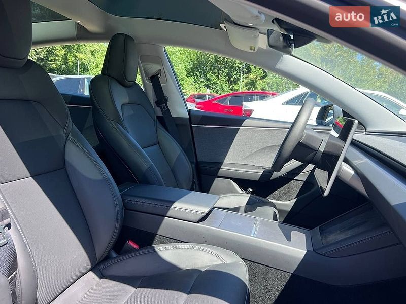 Седан Tesla Model 3 2025 в Львове фото 18 Седан Tesla Model 3 2025 в Львове