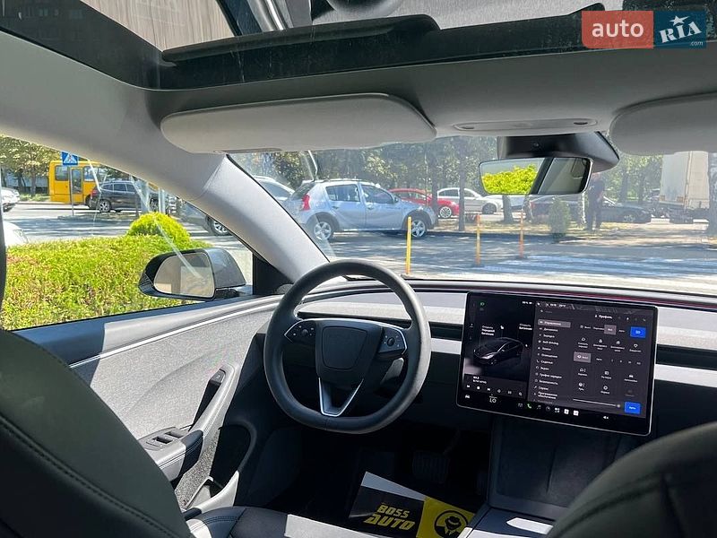 Седан Tesla Model 3 2025 в Львове фото 19 Седан Tesla Model 3 2025 в Львове