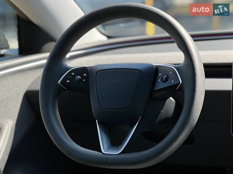 Седан Tesla Model 3 2025 в Львові