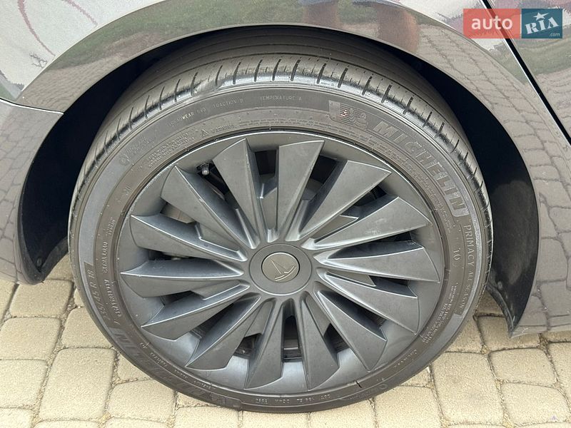 Седан Tesla Model 3 2025 в Дубні фото 22 Седан Tesla Model 3 2025 в Дубні