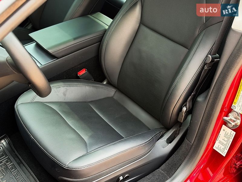 Седан Tesla Model 3 2024 в Києві