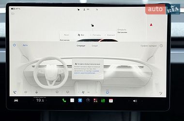 Седан Tesla Model 3 2024 в Києві