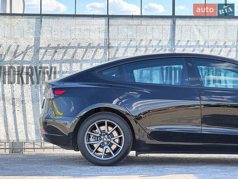 Седан Tesla Model 3 2018 в Киеве