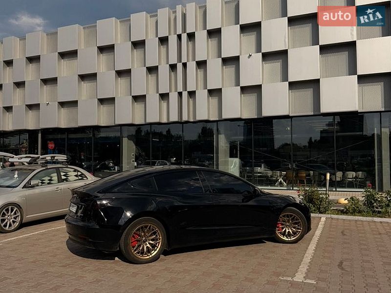 Седан Tesla Model 3 2019 в Одессе